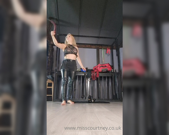 Miss Courtney aka Misscourtneym OnlyFans - Had to practice a little I chew when I concentrate