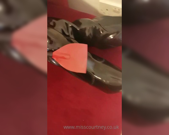Miss Courtney aka Misscourtneym OnlyFans - A little boot worship for you this evening