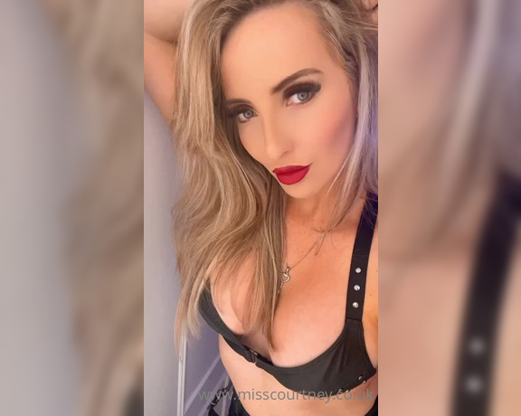 Miss Courtney aka Misscourtneym OnlyFans - I pressed the wrong button before my hair swish