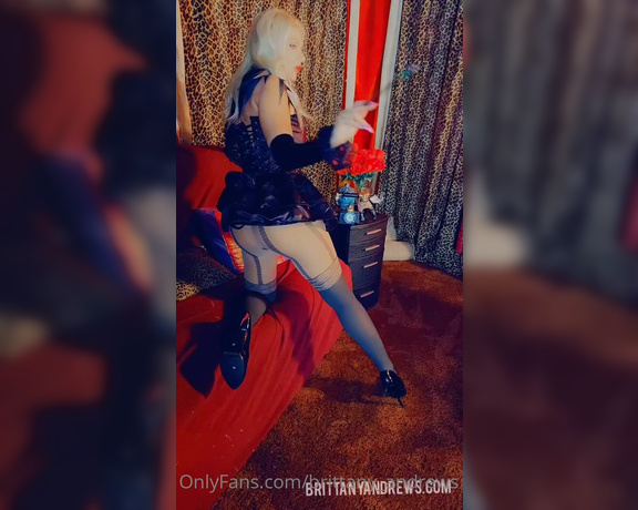 Brittany Andrews aka brittany_andrews - 07-13-2023 OnlyFans Video - Today, Im taking you in this Smoking  Hot BTS Photoshoot wearing my Sexy All_Black Outfit