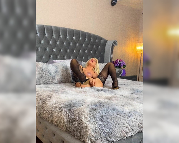 Brittany Andrews aka brittany_andrews - 12-05-2023 OnlyFans Video - Cum take a peek on my bedroom