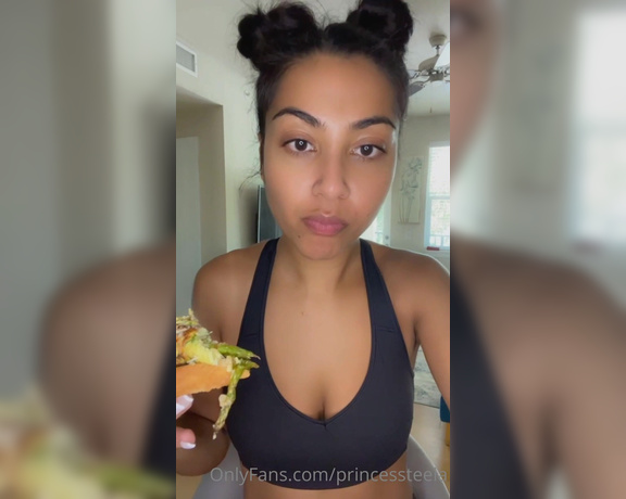 Goddess Nova aka goddessnova - 08-04-2022 OnlyFans Video - Watch me eat my post workout meal  sooo good