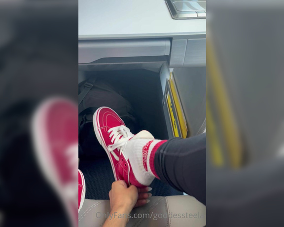 Goddess Nova aka goddessnova - 08-29-2022 OnlyFans Video - Finally on the train