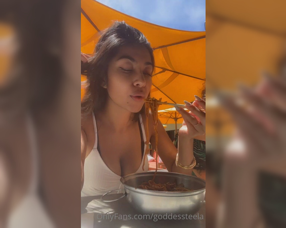 Goddess Nova aka goddessnova - 09-06-2022 OnlyFans Video - For the boys we love to watch me eat