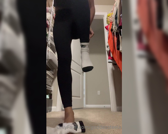 Goddess Nova aka goddessnova - 03-22-2023 OnlyFans Video - Over 2 hours at the gym and Im now offering up these stink socks and sneakers