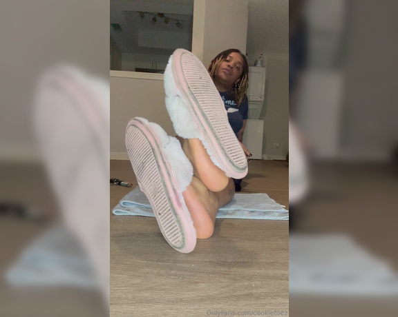 CookieeBaby aka cookietoez - 06-28-2024 OnlyFans Video - Cant Believe My Best Friend Brother Like My Feet