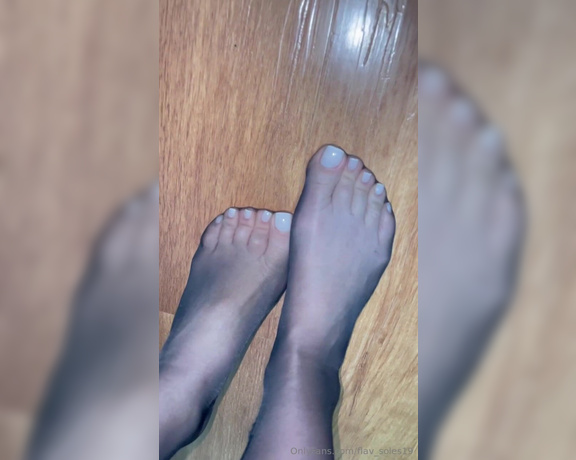 Flavsoles aka flav_soles19 - 10-20-2024 OnlyFans Video - Can you help me take off my sockVocê pode me ajudar a tirar a minha meia