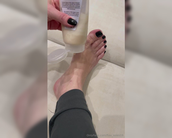 Flavsoles aka flav_soles19 - 11-01-2024 OnlyFans Video - Tudo o que eu queria era massagem nos pés após um dia cansativo All I wanted