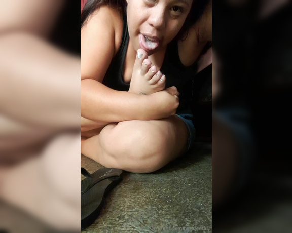 Herafeet91 aka herafeet91 - 02-16-2024 OnlyFans Video - Un dulce piecito