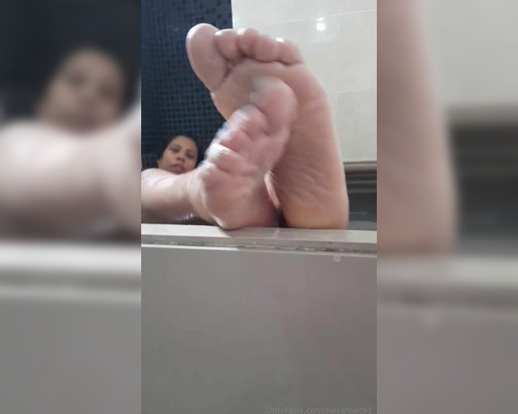 Herafeet91 aka herafeet91 - 05-23-2024 OnlyFans Video - Vienes