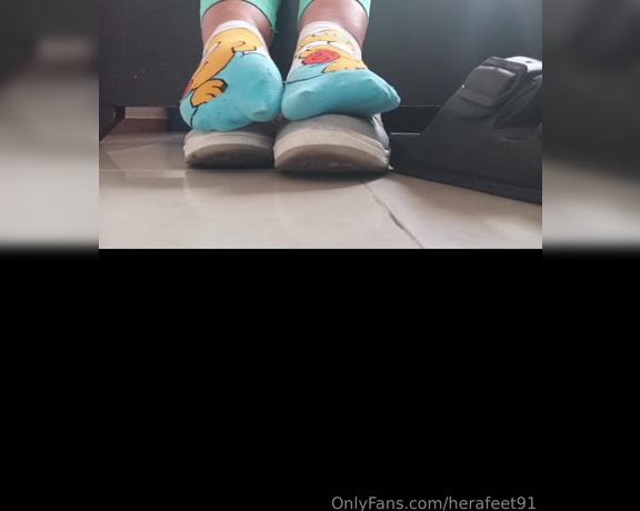 Herafeet91 aka herafeet91 - 09-17-2024 OnlyFans Video - Olores fuertes  una ducha y a descansar