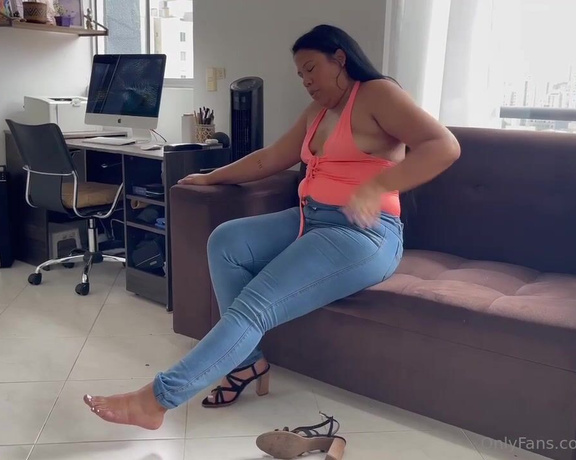 Herafeet91 aka herafeet91 - 08-18-2024 OnlyFans Video - Si eres amante del sprain, este video es para ti Después de una torcedura de tobillo