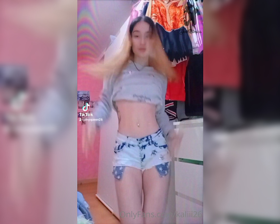 Kaliqueen aka kaliii26 - 03-17-2022 OnlyFans Video - Con ese flow flow flow floww