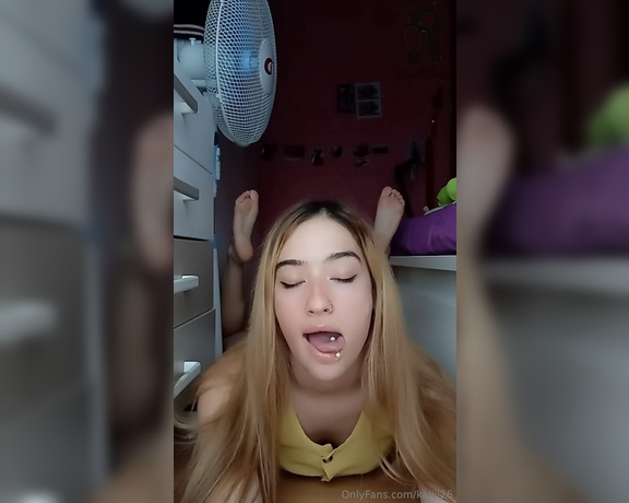 Kaliqueen aka kaliii26 - 04-08-2024 OnlyFans Video - Ángel sacando lengua