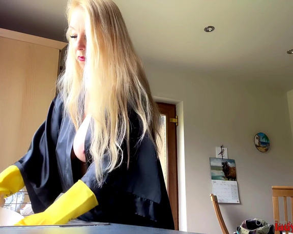 Lucy Gresty aka lucygresty - 05-19-2024 OnlyFans Video - Its all about the gloves xx