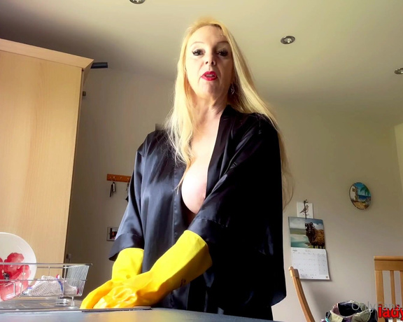 Lucy Gresty aka lucygresty - 05-19-2024 OnlyFans Video - Its all about the gloves xx