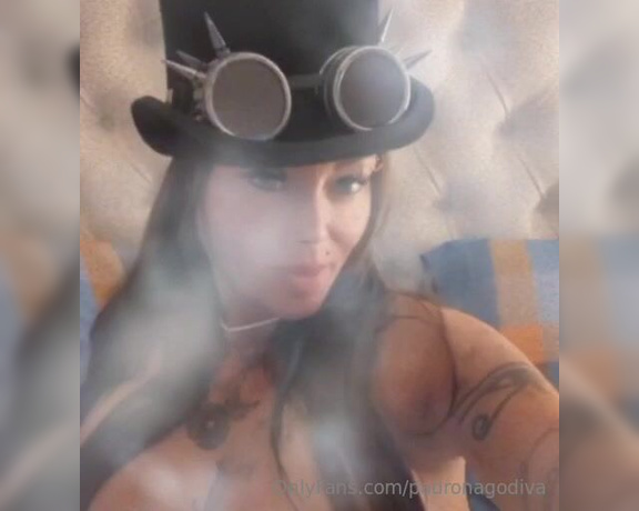 Mistress desideria godiva aka padronagodiva - 12-31-2022 OnlyFans Video - Buon 2023