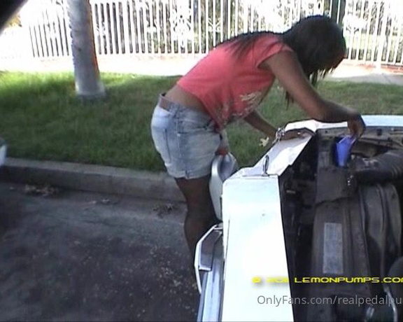 Real Pedal Pumping aka realpedalpumping - 08-26-2022 OnlyFans Video - Black girls 79 Pontiac cold start and drive Part 1