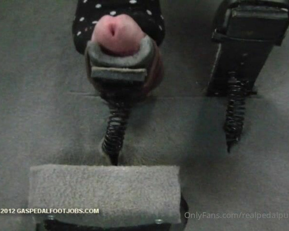 Real Pedal Pumping aka realpedalpumping - 08-27-2022 OnlyFans Video - You can also see this beautiful Latina perform a GPFJ in Uggs, socks and barefoot_hkj1