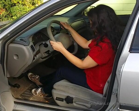 Real Pedal Pumping aka realpedalpumping - 09-01-2022 OnlyFans Video - Pretty Latina with real car trouble hard revs her sick engine