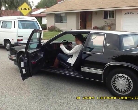 Real Pedal Pumping aka realpedalpumping - 04-01-2024 OnlyFans Video - Revving Her 88 Cadillac I actually love revving