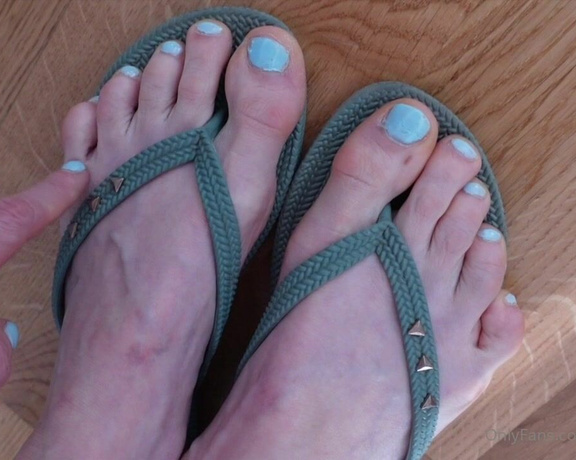 Taija Berryhill aka taijaberryhill - 03-21-2023 OnlyFans Video - To Flipflop lovers Sorry for my messy nails