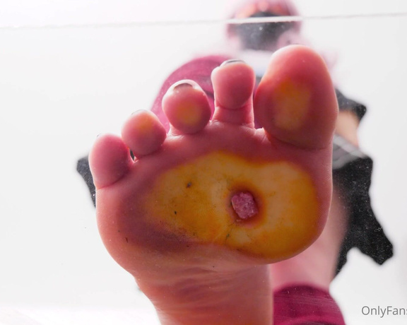 Giantess Ella aka giantessella - 12-18-2021 OnlyFans Video - Crushed my tiny Step bro because he accidentally shrunk himself