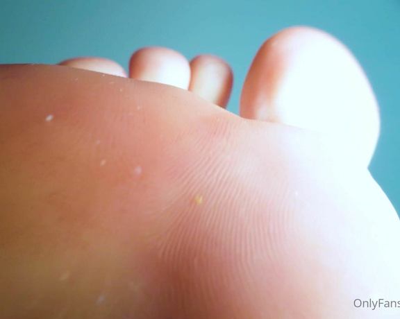 Giantess Ella aka giantessella - 08-07-2022 OnlyFans Video - Story of the video My lil step bro is soo cute but also really annoying