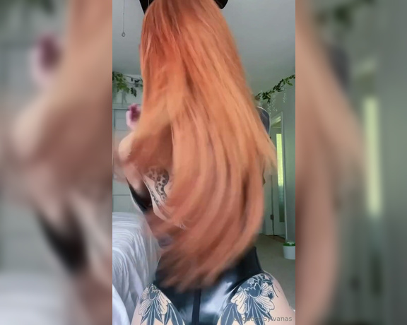 Goddess Sylvanas aka goddess.sylvanas - 05-28-2024 OnlyFans Video - How I zip up my bodysuits  Mostly an excuse to show off my back tattoos