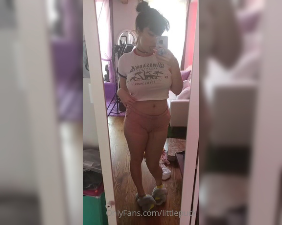 Little Puck aka littlepuck - 05-07-2020 OnlyFans Video - this is how i usually look after filming, comfy slippers, short shorts, crop top and hair