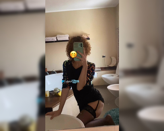 CoppiaF3tish aka coppiaf3tish - 01-31-2024 OnlyFans Video - Adoro uscire senza mutandine, tu che dici Come sto __ I love going out without panties,