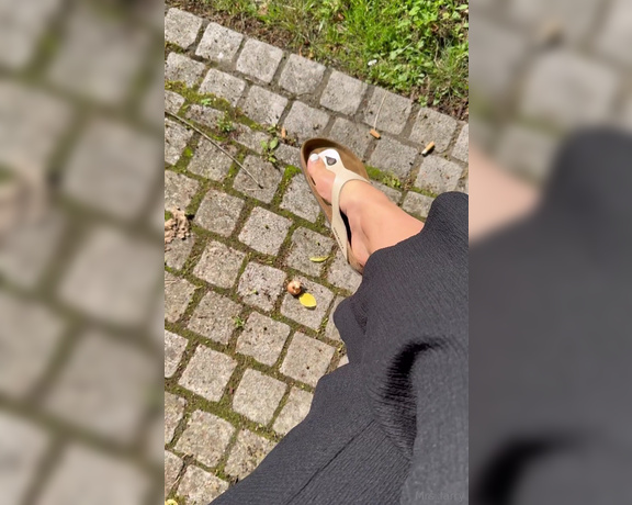 Mrs Larry aka mrs_larry - 06-11-2024 OnlyFans Video - Geile Birkenstock Show, beobachte und genieße es  Great Birkenstock show, watch and enjoy it