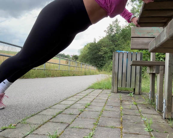 Mrs Larry aka mrs_larry - 07-04-2024 OnlyFans Video - Du darfst mir Outdoor beim Sport zuschauen  You can watch me doing sports outdoors