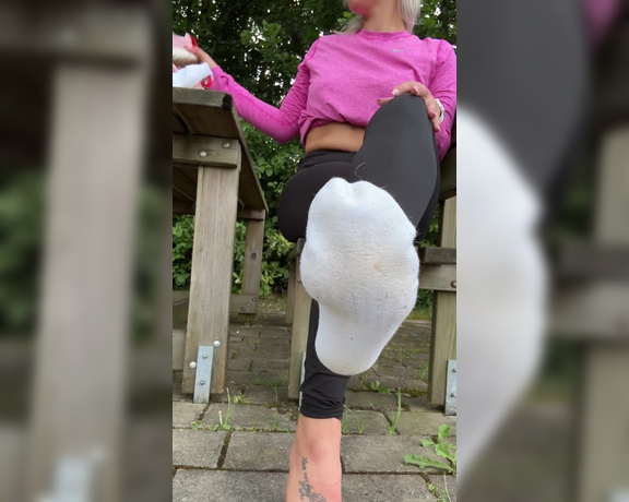 Mrs Larry aka mrs_larry - 07-04-2024 OnlyFans Video - Du darfst mir Outdoor beim Sport zuschauen  You can watch me doing sports outdoors_zt89