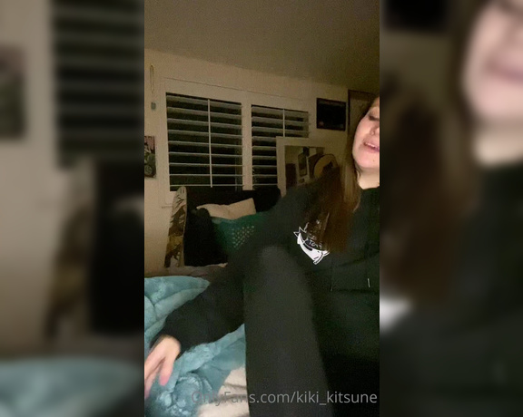 KIki Kitsune aka kiki_kitsune - 01-23-2021 OnlyFans Video - Custom I did Awhile ago Worshiping my Smelly feet, while I tell You how to jerk