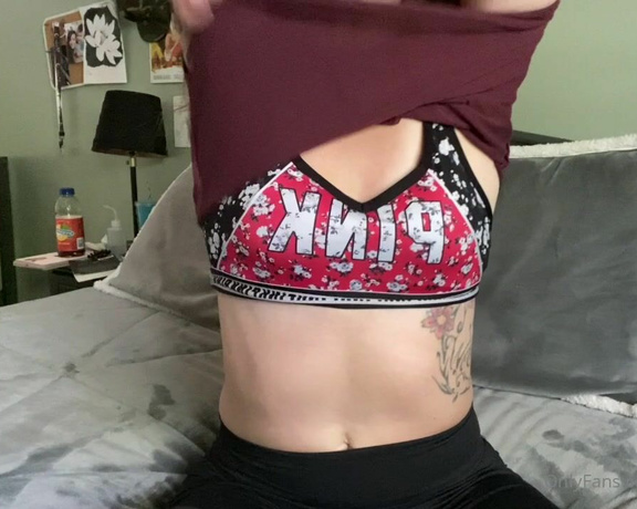 KIki Kitsune aka kiki_kitsune - 05-22-2021 OnlyFans Video - Watch me tease you with my toes as I play with my tight little ass