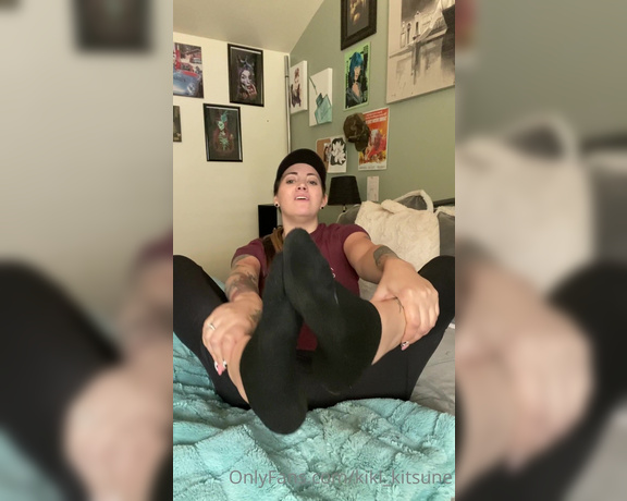 KIki Kitsune aka kiki_kitsune - 09-01-2021 OnlyFans Video - Smelly sock tease video