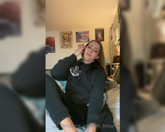 KIki Kitsune aka kiki_kitsune - 10-24-2021 OnlyFans Video - I make You smell my feet