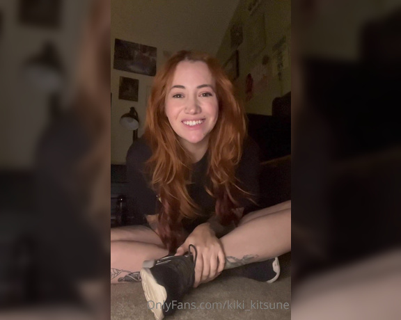 KIki Kitsune aka kiki_kitsune - 10-10-2022 OnlyFans Video - FaceTiming your girlfriend and she makes fun of your foot fetish, and tells you exactly how