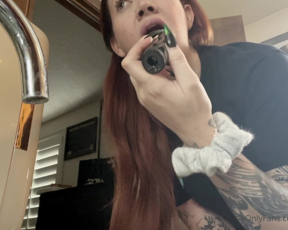 KIki Kitsune aka kiki_kitsune - 01-18-2023 OnlyFans Video - Ive had a huge influx of requests for tooth brush content So I figured Id post