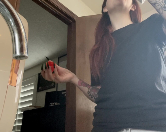 KIki Kitsune aka kiki_kitsune - 01-18-2023 OnlyFans Video - Ive had a huge influx of requests for tooth brush content So I figured Id post