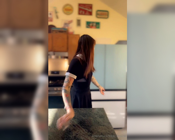 KIki Kitsune aka kiki_kitsune - 11-18-2023 OnlyFans Video - Just a quick look Into my non feet obsessed side