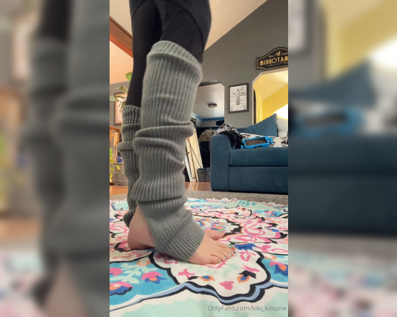 KIki Kitsune aka kiki_kitsune - 02-02-2024 OnlyFans Video - Just a little stretching before I go skating