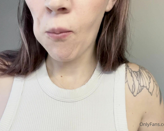 KIki Kitsune aka kiki_kitsune - 06-21-2024 OnlyFans Video - Just an up_close eating request