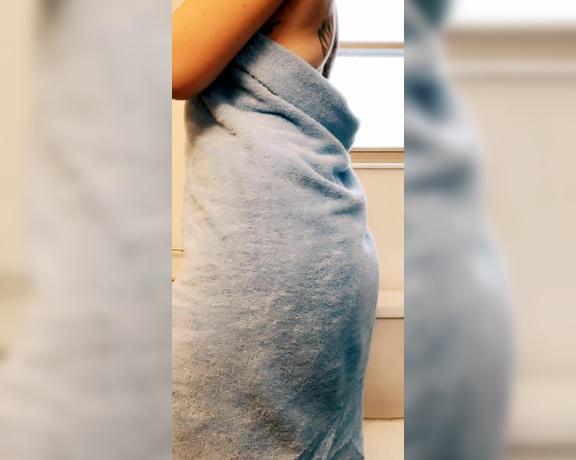 KIki Kitsune aka kiki_kitsune - 12-04-2019 OnlyFans Video - Happy hump day