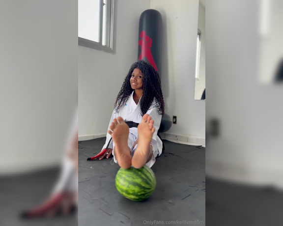 Erika Keylla aka kellfemdom - 08-30-2024 OnlyFans Video - watermelon Vs BLACK BELT