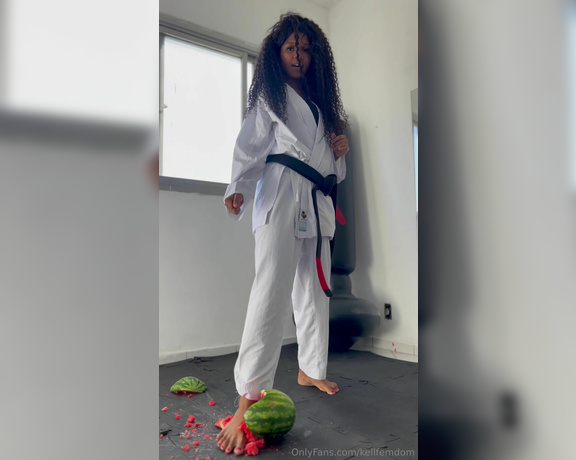 Erika Keylla aka kellfemdom - 08-30-2024 OnlyFans Video - watermelon Vs BLACK BELT