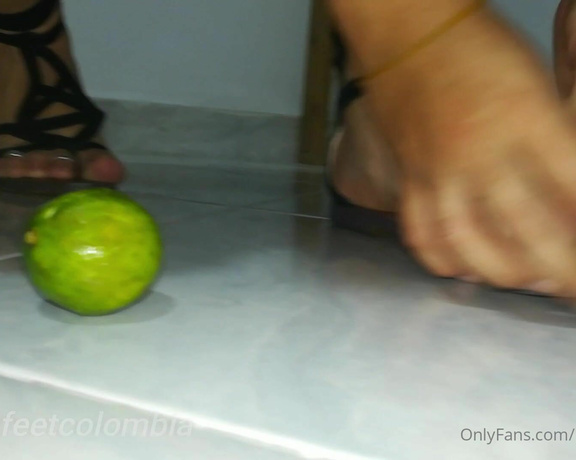 EvvaLion aka evvalion - 12-23-2020 OnlyFans Video - Crushing a tangerine with my black sandals and naked toes