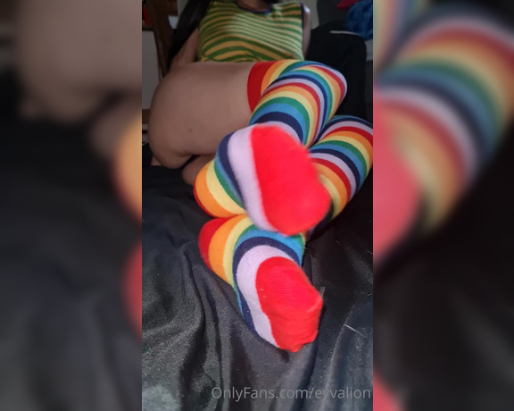 EvvaLion aka evvalion - 01-31-2021 OnlyFans Video - Socks off  Foot Selfworship