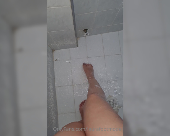 EvvaLion aka evvalion - 01-20-2021 OnlyFans Video - A quick shower to my feet_uab0